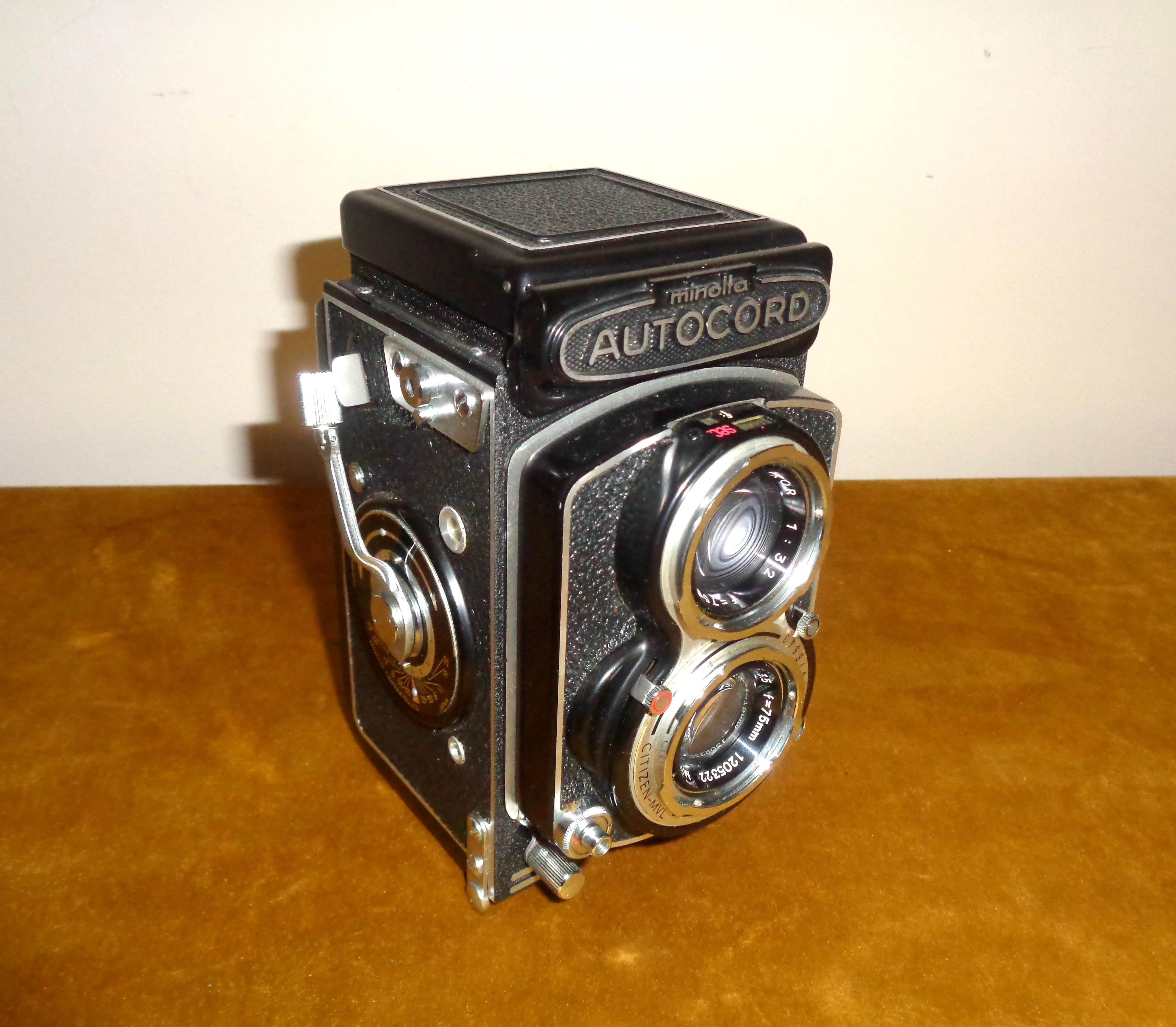 1965 Minolta Autocord Twin Lens Reflex (TLR) Roll Film Camera