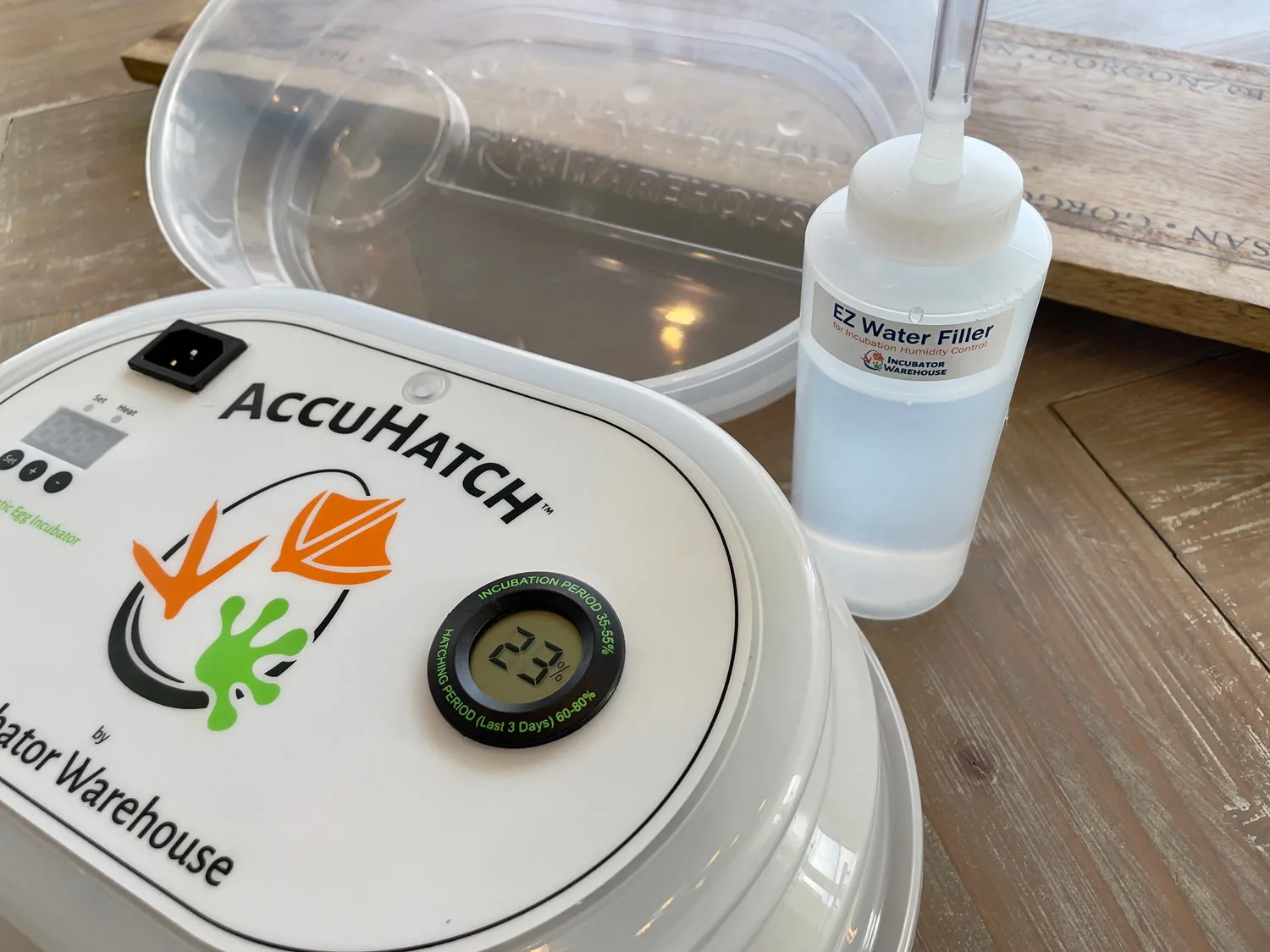 AccuHatch 360° View Digital Egg Incubator Deluxe Combo Kit