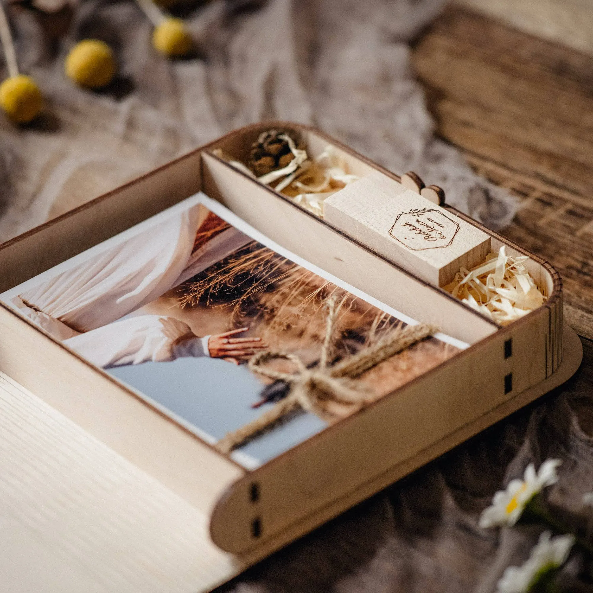 Engraved Wooden Box with for Wedding Photo Box with USB Drive