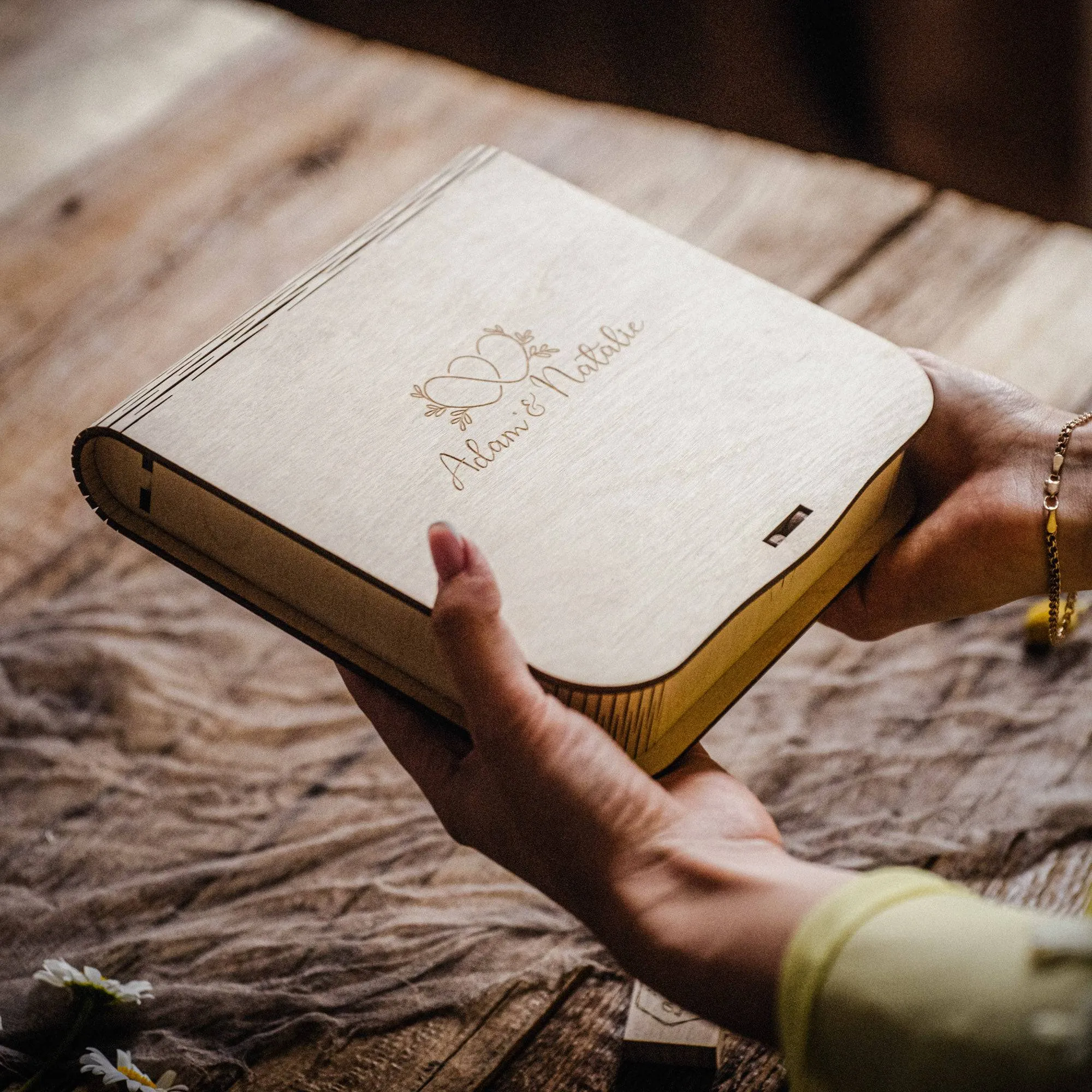 Engraved Wooden Box with for Wedding Photo Box with USB Drive