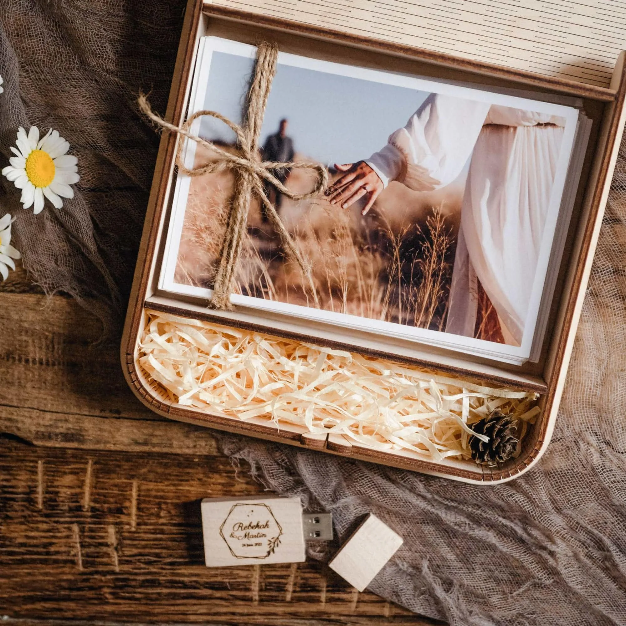 Engraved Wooden Box with for Wedding Photo Box with USB Drive