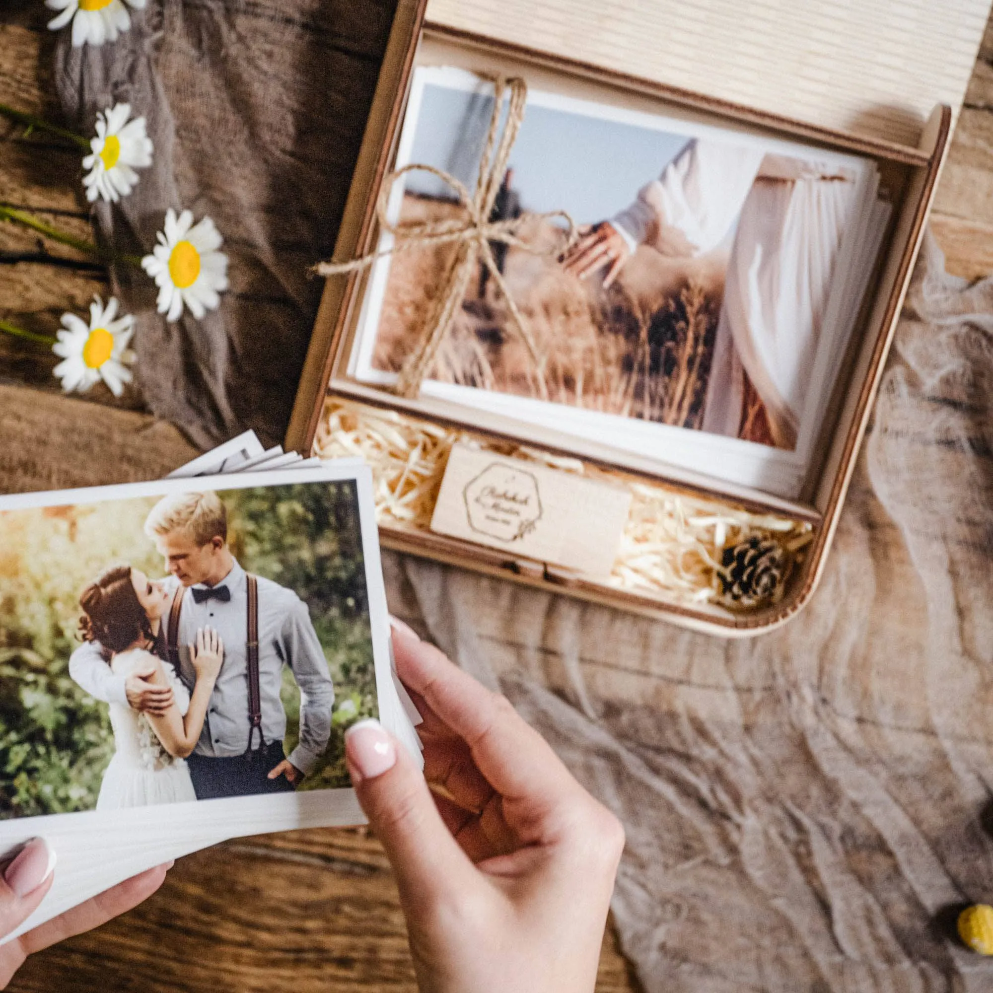 Engraved Wooden Box with for Wedding Photo Box with USB Drive