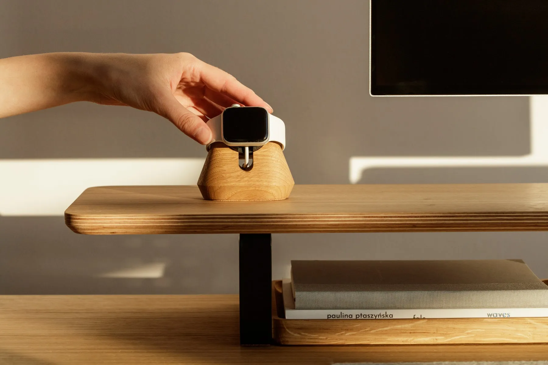 Magnetic Charging Apple Watch Stand