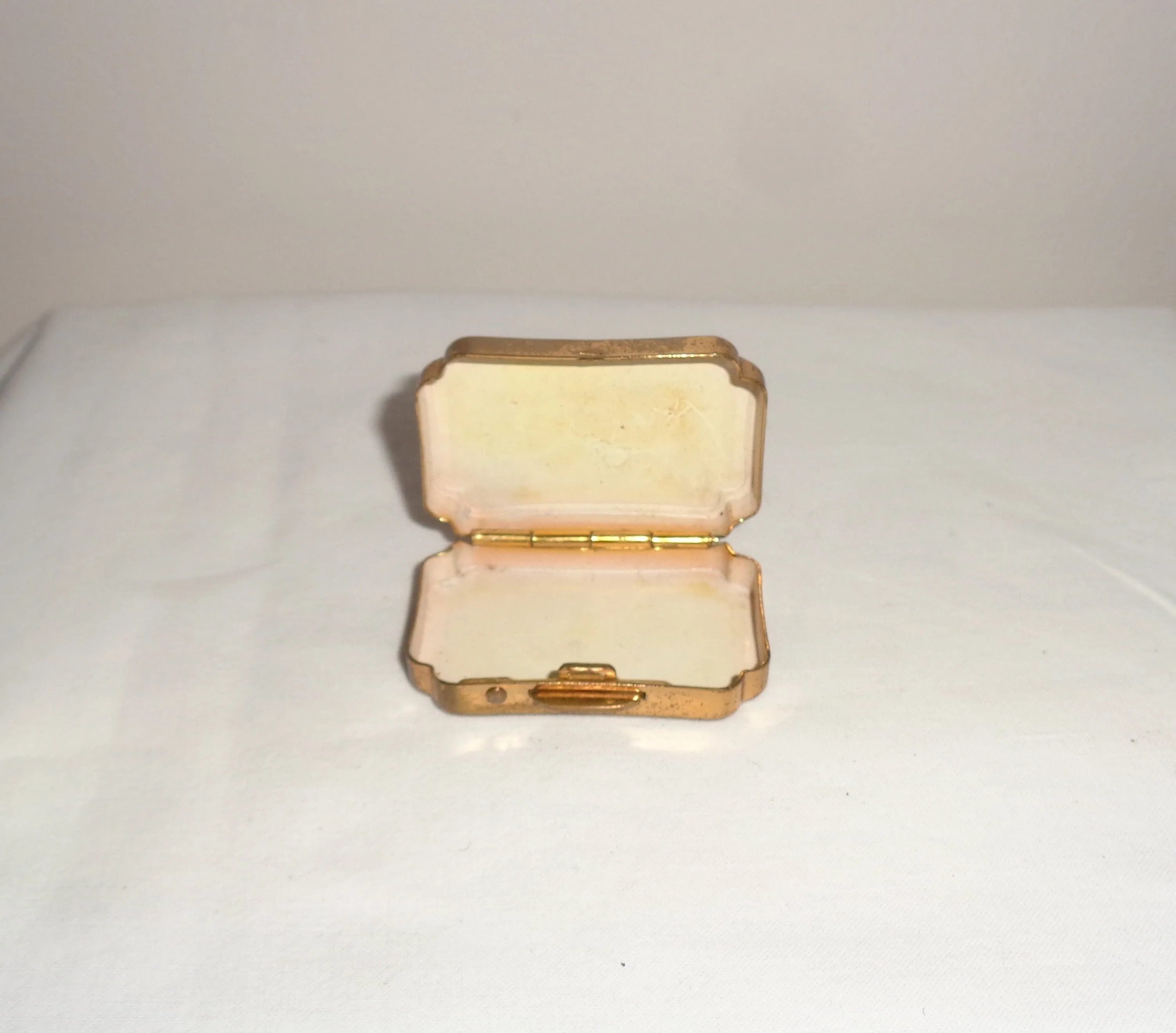 Vintage Stratton of London Gold Tone Pill Box