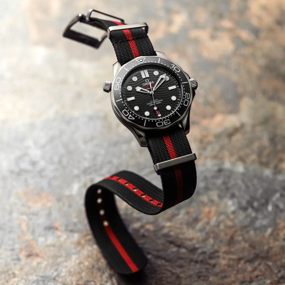 WatchGecko Ridge British Military Watch Strap - Black & Red